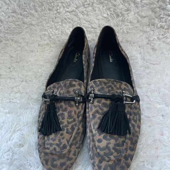 Clarks leather suede Leopard Print Loafers with Tassels accent Size 9.5M - Picture 9 of 11